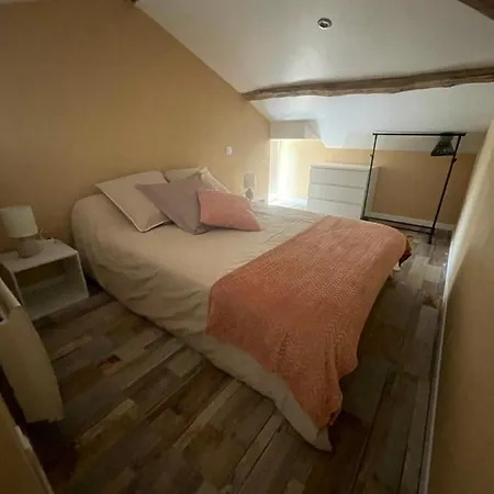 L'abeille Sas Le Jardin De Messie 3*